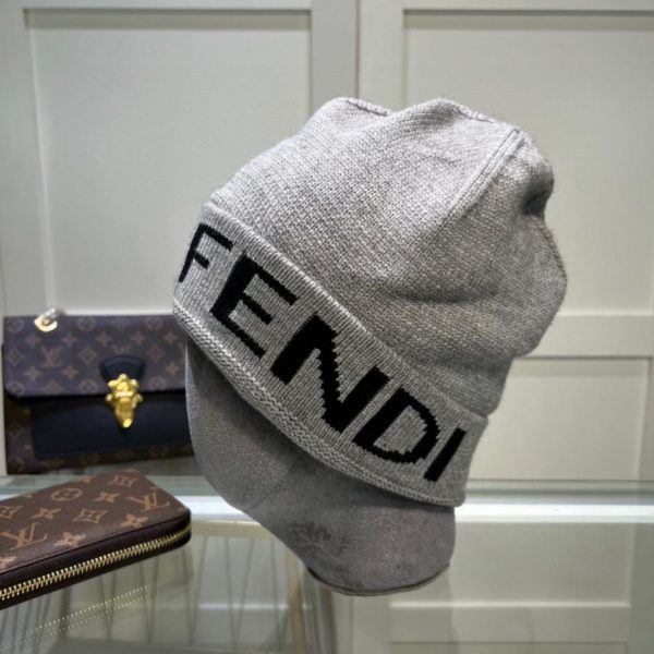 repliche,replica,perfette,siti di,affidabili,migliori siti,dove comprare,1:1,scarpe da ginnastica Cappello in maglia Fendi per uomo e donna