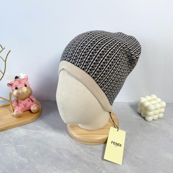 repliche,replica,perfette,siti di,affidabili,migliori siti,dove comprare,1:1,scarpe da ginnastica L’ultimo cappello in maglia di lana di Fendi, unisex