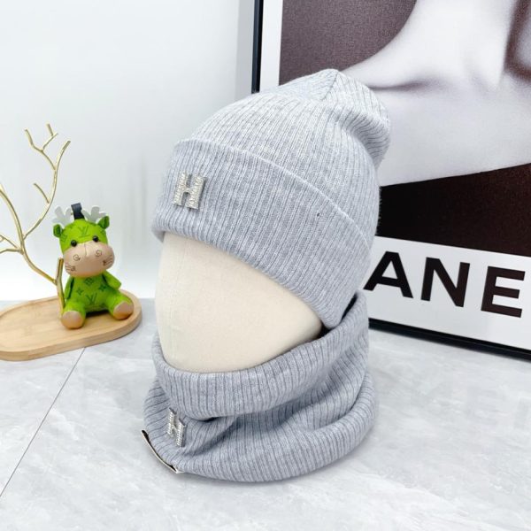 Set tre pezzi sciarpa, cappello e guanti Hermes