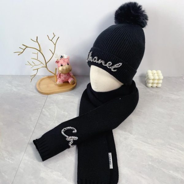 Cappello due pezzi Chanel in lana
