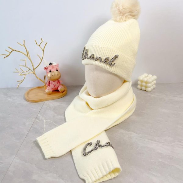 Cappello due pezzi Chanel in lana