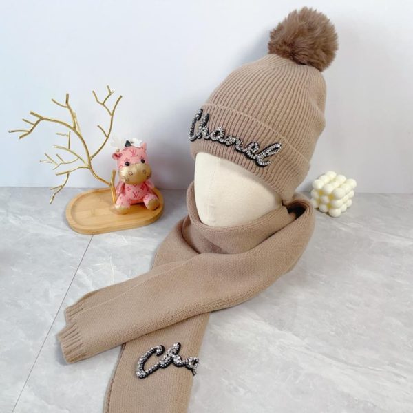 Cappello due pezzi Chanel in lana