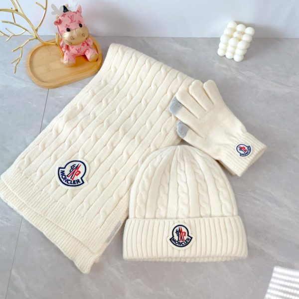 Set tre pezzi sciarpa, cappello e guanti Moncler