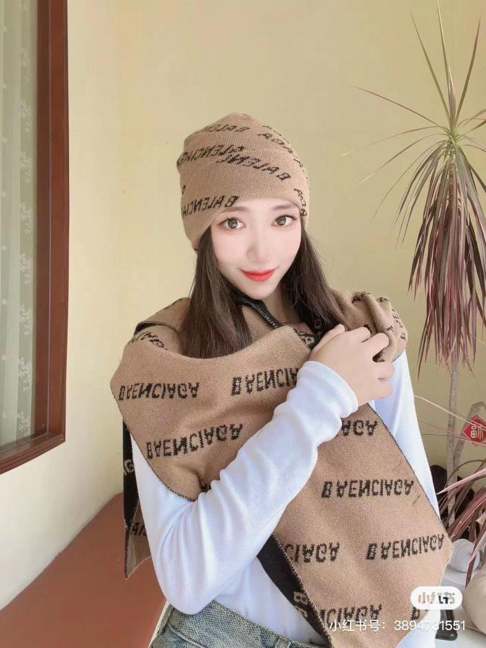 repliche,replica,perfette,siti di,affidabili,migliori siti,dove comprare,1:1,scarpe da ginnastica Set cappello e sciarpa di Balenciaga repliche,replica,perfette,siti di,affidabili,migliori siti,dove comprare,1:1,scarpe da ginnastica Set cappello e sciarpa di Balenciaga