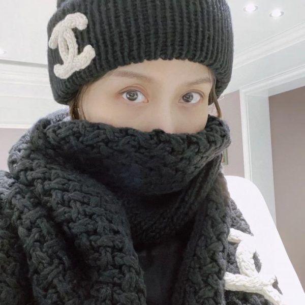 repliche,replica,perfette,siti di,affidabili,migliori siti,dove comprare,1:1,scarpe da ginnastica Nuovo set cappello e sciarpa Chanel