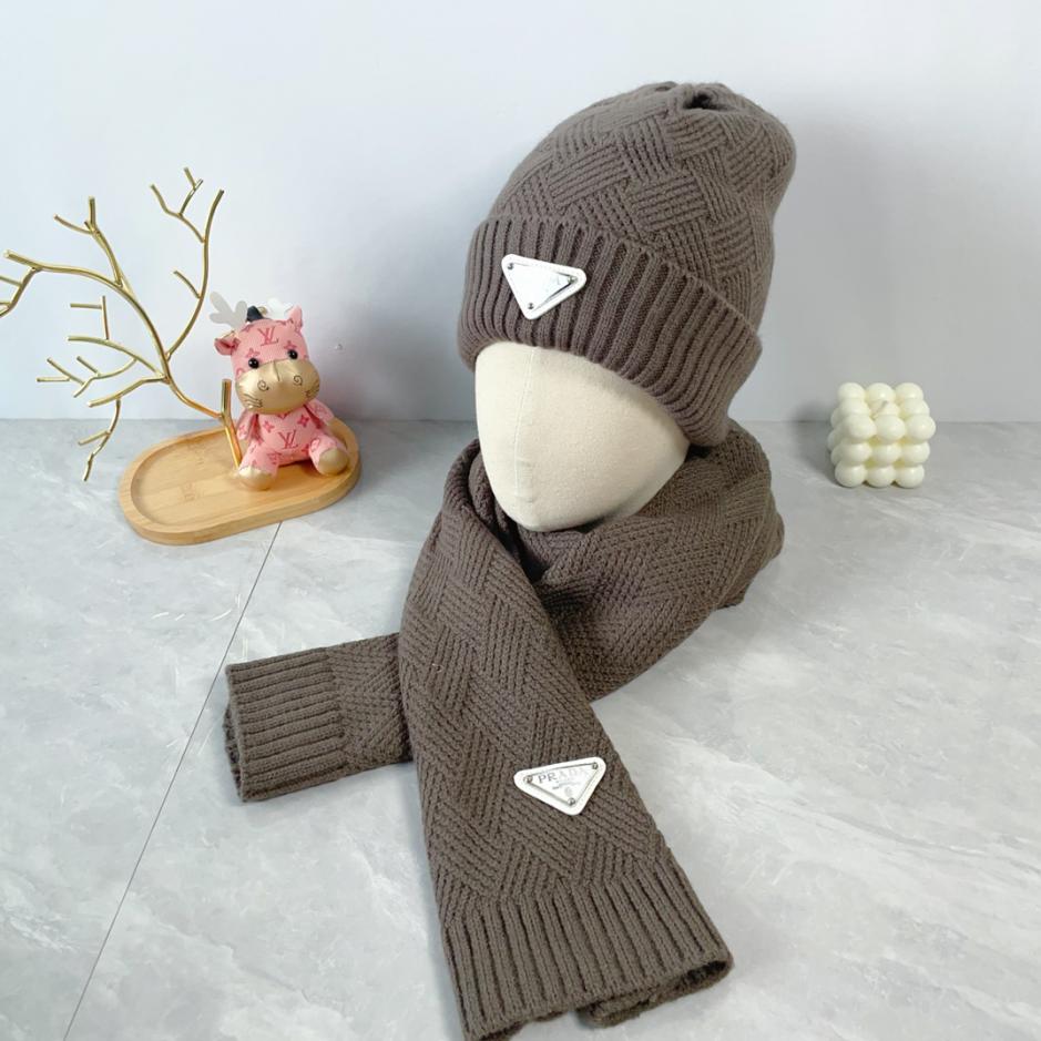 repliche,replica,perfette,siti di,affidabili,migliori siti,dove comprare,1:1,scarpe da ginnastica Cappello due pezzi Prada in lana repliche,replica,perfette,siti di,affidabili,migliori siti,dove comprare,1:1,scarpe da ginnastica Cappello due pezzi Prada in lana