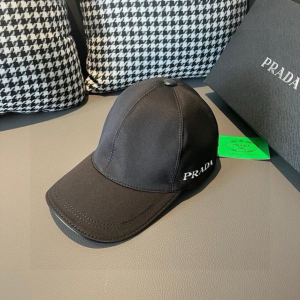 repliche,replica,perfette,siti di,affidabili,migliori siti,dove comprare,1:1,scarpe da ginnastica Nuovo cappellino da baseball Prada con logo ricamato