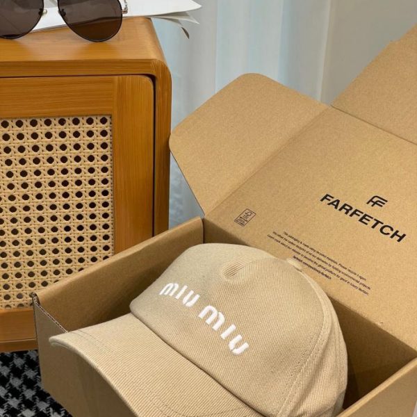 repliche,replica,perfette,siti di,affidabili,migliori siti,dove comprare,1:1,scarpe da ginnastica Cappello da baseball in tela di MiuMiu