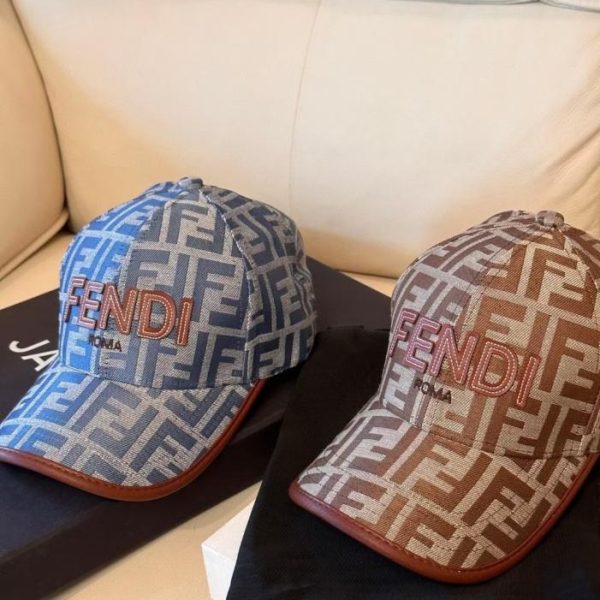 repliche,replica,perfette,siti di,affidabili,migliori siti,dove comprare,1:1,scarpe da ginnastica L’ultimo berretto da baseball vecchio stile con finiture in pelle di Fendi