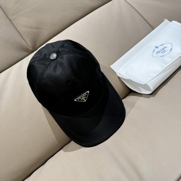 repliche,replica,perfette,siti di,affidabili,migliori siti,dove comprare,1:1,scarpe da ginnastica Prada classico berretto da baseball classico logo in metallo a triangolo rovesciato