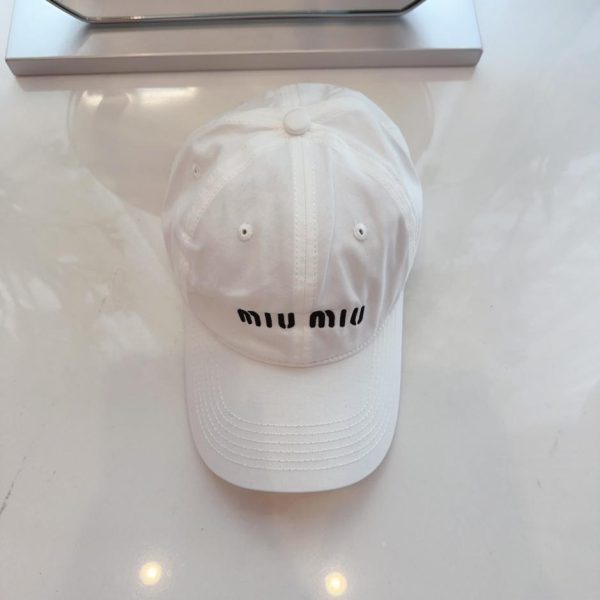 repliche,replica,perfette,siti di,affidabili,migliori siti,dove comprare,1:1,scarpe da ginnastica Nuovo berretto da baseball ricamato in puro cotone di MiuMiu