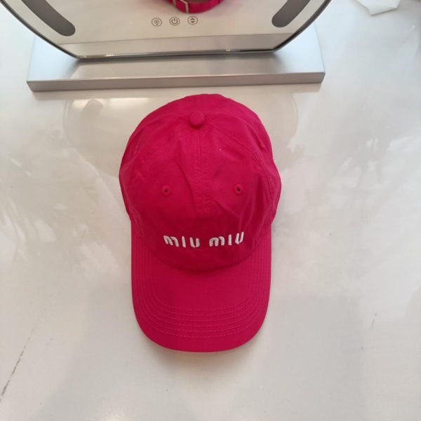 repliche,replica,perfette,siti di,affidabili,migliori siti,dove comprare,1:1,scarpe da ginnastica Nuovo berretto da baseball ricamato in puro cotone di MiuMiu