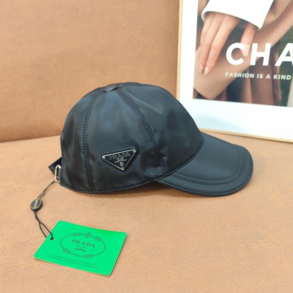 repliche,replica,perfette,siti di,affidabili,migliori siti,dove comprare,1:1,scarpe da ginnastica Cappello da baseball PRADA con elevazione a triangolo
