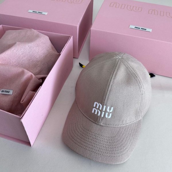 repliche,replica,perfette,siti di,affidabili,migliori siti,dove comprare,1:1,scarpe da ginnastica Nuovo cappellino da baseball di MiuMiu