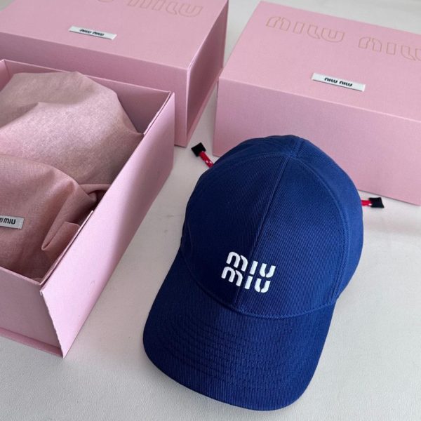 repliche,replica,perfette,siti di,affidabili,migliori siti,dove comprare,1:1,scarpe da ginnastica Nuovo cappellino da baseball di MiuMiu
