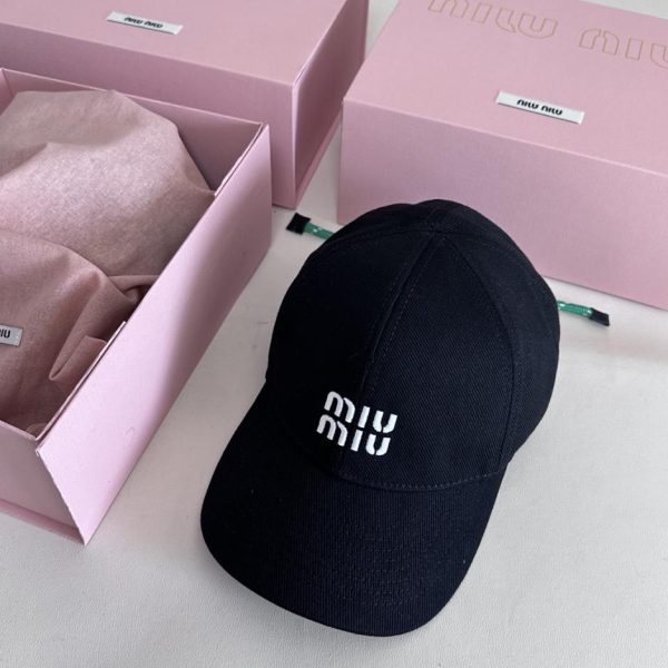 repliche,replica,perfette,siti di,affidabili,migliori siti,dove comprare,1:1,scarpe da ginnastica Nuovo cappellino da baseball di MiuMiu