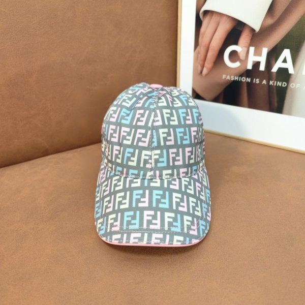 repliche,replica,perfette,siti di,affidabili,migliori siti,dove comprare,1:1,scarpe da ginnastica Cappello da baseball di Fendi