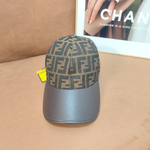 repliche,replica,perfette,siti di,affidabili,migliori siti,dove comprare,1:1,scarpe da ginnastica Cappello da baseball di Fendi