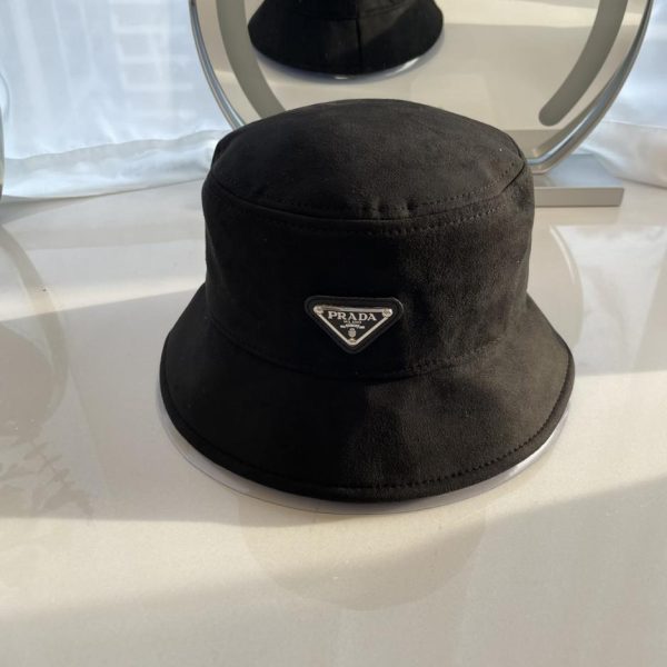 repliche,replica,perfette,siti di,affidabili,migliori siti,dove comprare,1:1,scarpe da ginnastica Cappellino da baseball Prada in pelle scamosciata 24 in stile passerella autunnale e invernale