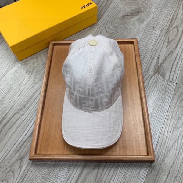 Ultimo stile Fendi