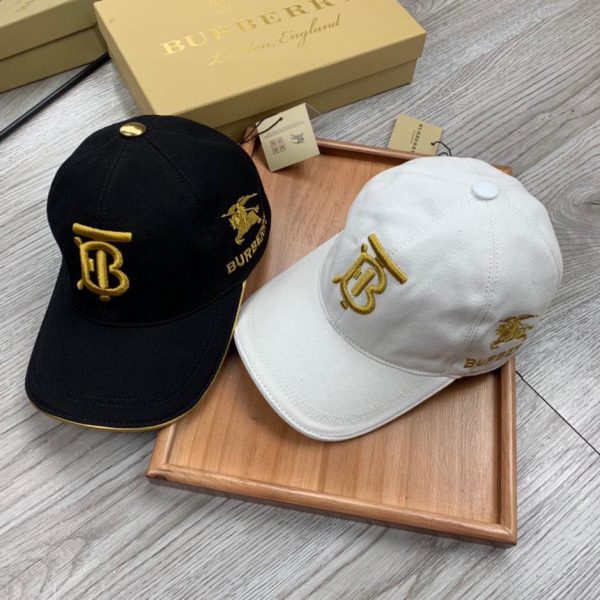 Burberry TB e ricamo War Horse ultimo stile