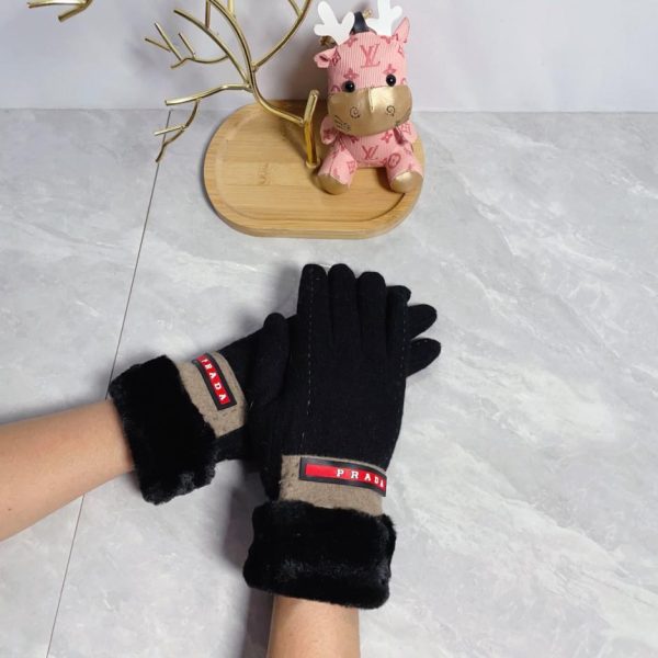 repliche,replica,perfette,siti di,affidabili,migliori siti,dove comprare,1:1,scarpe da ginnastica Guanti in lana di pelo di coniglio pigro autunno e inverno Prada 2024