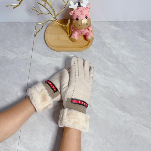 repliche,replica,perfette,siti di,affidabili,migliori siti,dove comprare,1:1,scarpe da ginnastica Guanti in lana di pelo di coniglio pigro autunno e inverno Prada 2024