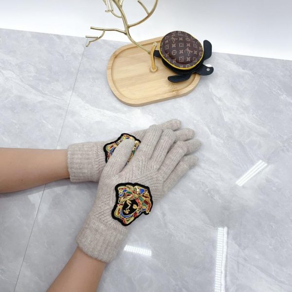 repliche,replica,perfette,siti di,affidabili,migliori siti,dove comprare,1:1,scarpe da ginnastica Guanti in lana Versace