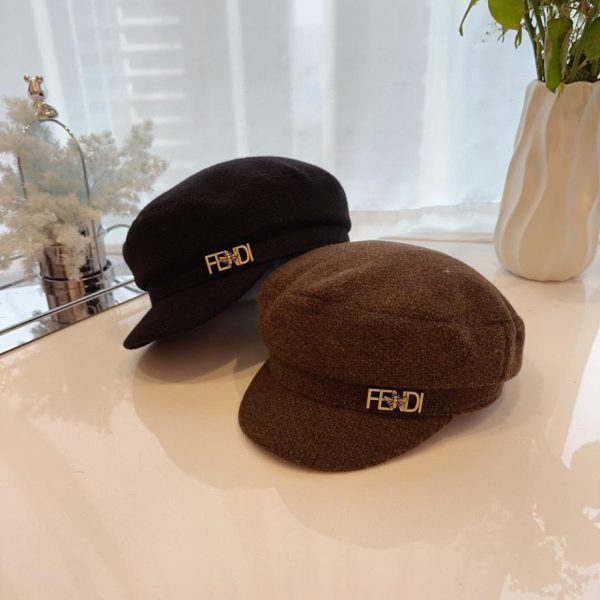 repliche,replica,perfette,siti di,affidabili,migliori siti,dove comprare,1:1,scarpe da ginnastica Fendi nuovo cappello da strillone con berretto militare in cashmere autunno e inverno