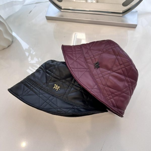 repliche,replica,perfette,siti di,affidabili,migliori siti,dove comprare,1:1,scarpe da ginnastica Cappello da pescatore in pelle Dior Cappello da pescatore in pelle con motivo check ricamato