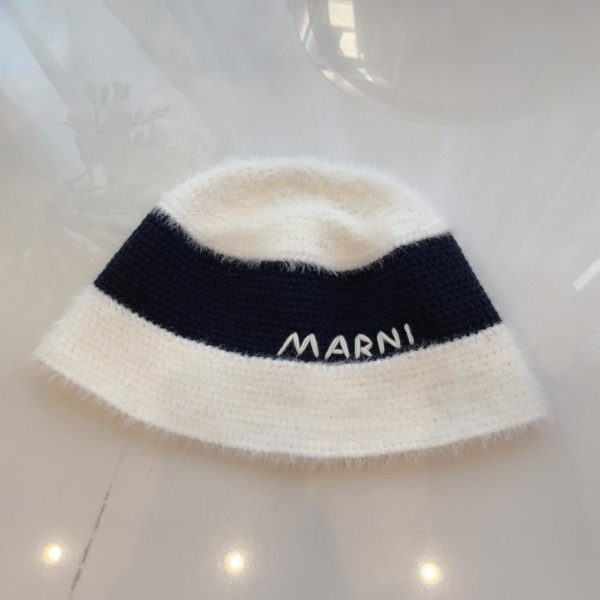 repliche,replica,perfette,siti di,affidabili,migliori siti,dove comprare,1:1,scarpe da ginnastica Il nuovo cappello da pescatore in maglia di MARNI in colore a contrasto