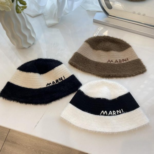 repliche,replica,perfette,siti di,affidabili,migliori siti,dove comprare,1:1,scarpe da ginnastica Il nuovo cappello da pescatore in maglia di MARNI in colore a contrasto