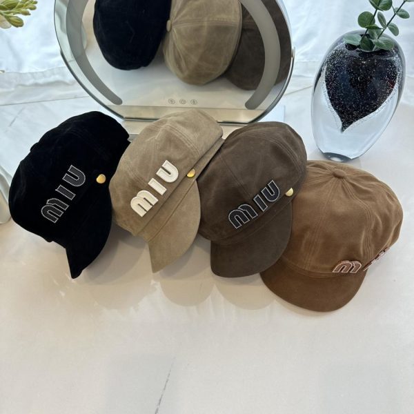 repliche,replica,perfette,siti di,affidabili,migliori siti,dove comprare,1:1,scarpe da ginnastica MiuMiu nuovo cappello ottagonale in camoscio autunno inverno