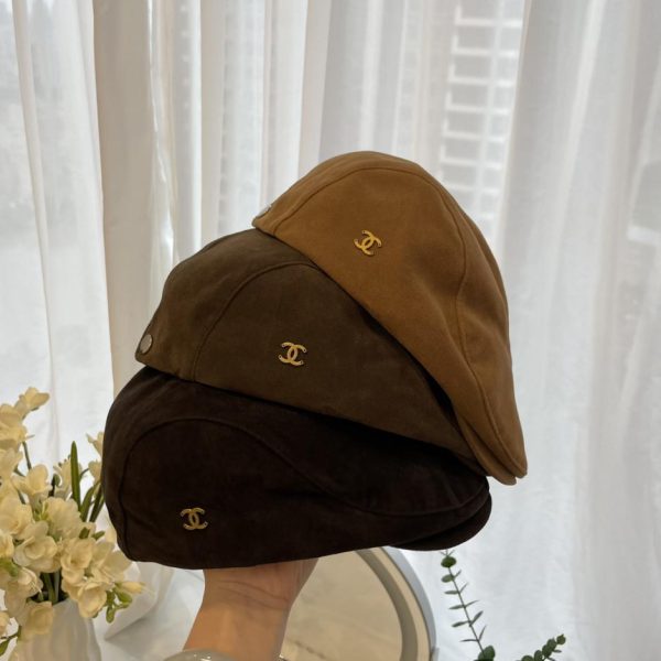 repliche,replica,perfette,siti di,affidabili,migliori siti,dove comprare,1:1,scarpe da ginnastica Nuovo berretto Chanel in pelle scamosciata per l’autunno e l’inverno