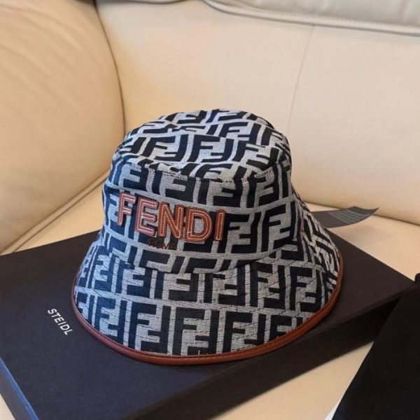 repliche,replica,perfette,siti di,affidabili,migliori siti,dove comprare,1:1,scarpe da ginnastica L’ultimo cappello da pescatore con bordo in pelle a fiore vecchio di Fendo
