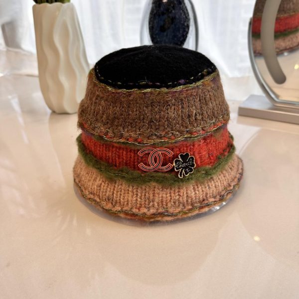 Cappello da pescatore giapponese lavorato a maglia Chanel