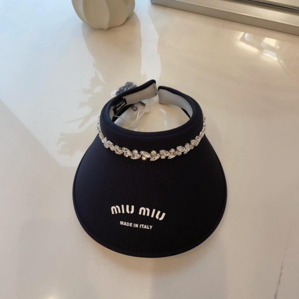 repliche,replica,perfette,siti di,affidabili,migliori siti,dove comprare,1:1,scarpe da ginnastica Cappello a cilindro vuoto di lusso nuovo MiuMiu con strass