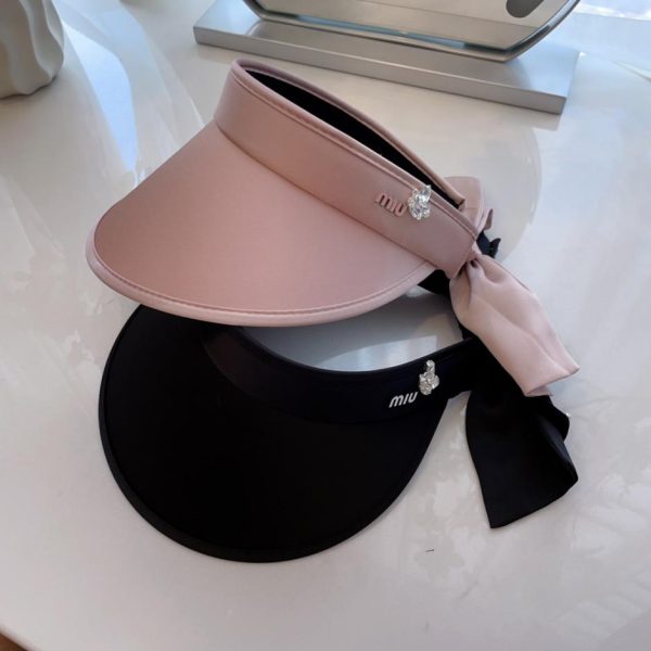 repliche,replica,perfette,siti di,affidabili,migliori siti,dove comprare,1:1,scarpe da ginnastica Nuovo cappello a cilindro vuoto in raso di MiuMiu