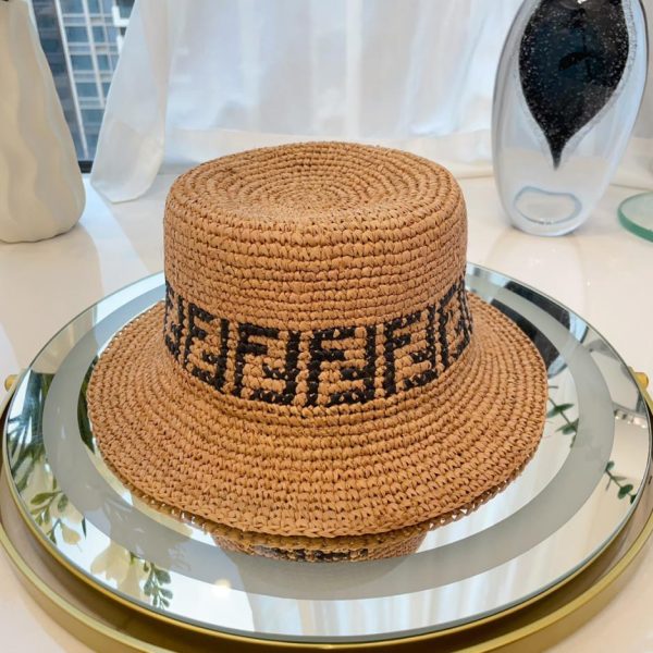 repliche,replica,perfette,siti di,affidabili,migliori siti,dove comprare,1:1,scarpe da ginnastica Cappello a secchiello piatto in rafia agganciato a mano di Fendi