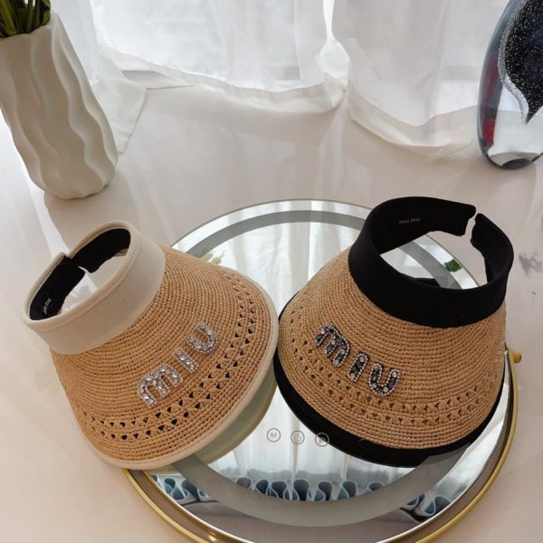 repliche,replica,perfette,siti di,affidabili,migliori siti,dove comprare,1:1,scarpe da ginnastica Cappello a cilindro vuoto con forcina in rafia di fascia alta MiuMiu