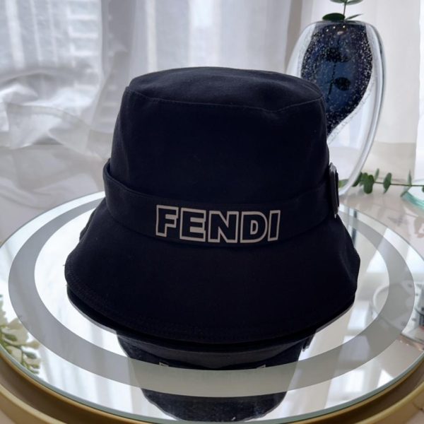 repliche,replica,perfette,siti di,affidabili,migliori siti,dove comprare,1:1,scarpe da ginnastica Nuovo cappello da pescatore Fendi in stile giapponese