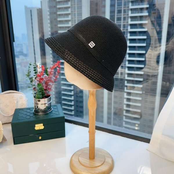 repliche,replica,perfette,siti di,affidabili,migliori siti,dove comprare,1:1,scarpe da ginnastica MiuMiu primavera ed estate nuovo cappello a secchiello da sole irregolare a treccia sottile