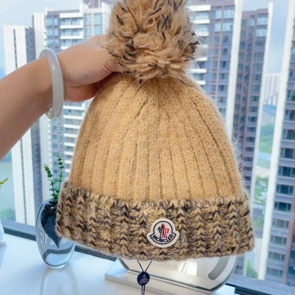 repliche,replica,perfette,siti di,affidabili,migliori siti,dove comprare,1:1,scarpe da ginnastica Moncler autunno e inverno nuovo cappello lavorato a maglia con palline di colore misto