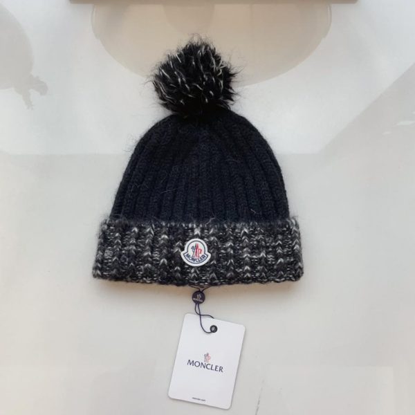 repliche,replica,perfette,siti di,affidabili,migliori siti,dove comprare,1:1,scarpe da ginnastica Moncler autunno e inverno nuovo cappello lavorato a maglia con palline di colore misto