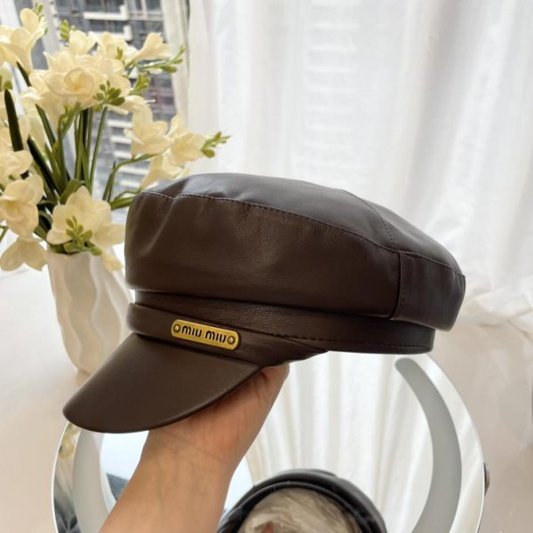 repliche,replica,perfette,siti di,affidabili,migliori siti,dove comprare,1:1,scarpe da ginnastica Nuovo berretto militare in pelle di MiuMiu