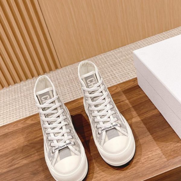 repliche,replica,perfette,siti di,affidabili,migliori siti,dove comprare,1:1,scarpe da ginnastica Scarpe Dior alte in tela con suola spessa ricamate per presbiopia