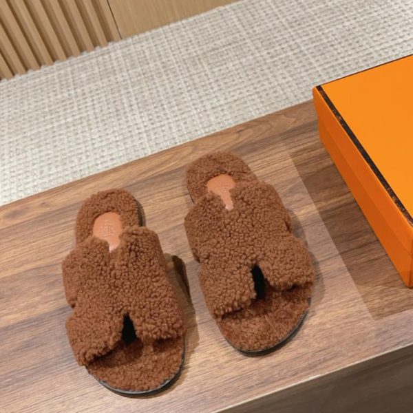 Pantofole Herm猫s modello coppia integrata in pelliccia