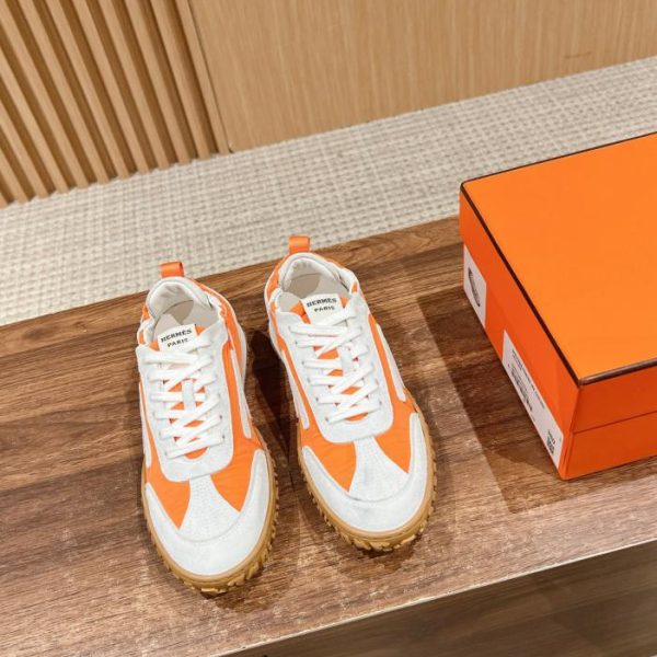 Le nuove sneakers di coppia di Herm猫s