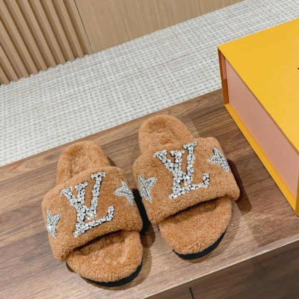 repliche,replica,perfette,siti di,affidabili,migliori siti,dove comprare,1:1,scarpe da ginnastica Le ultime pantofole in lana di LOUIS VUITTON