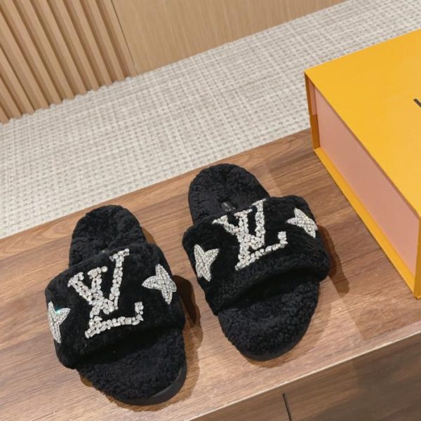 repliche,replica,perfette,siti di,affidabili,migliori siti,dove comprare,1:1,scarpe da ginnastica Le ultime pantofole in lana di LOUIS VUITTON